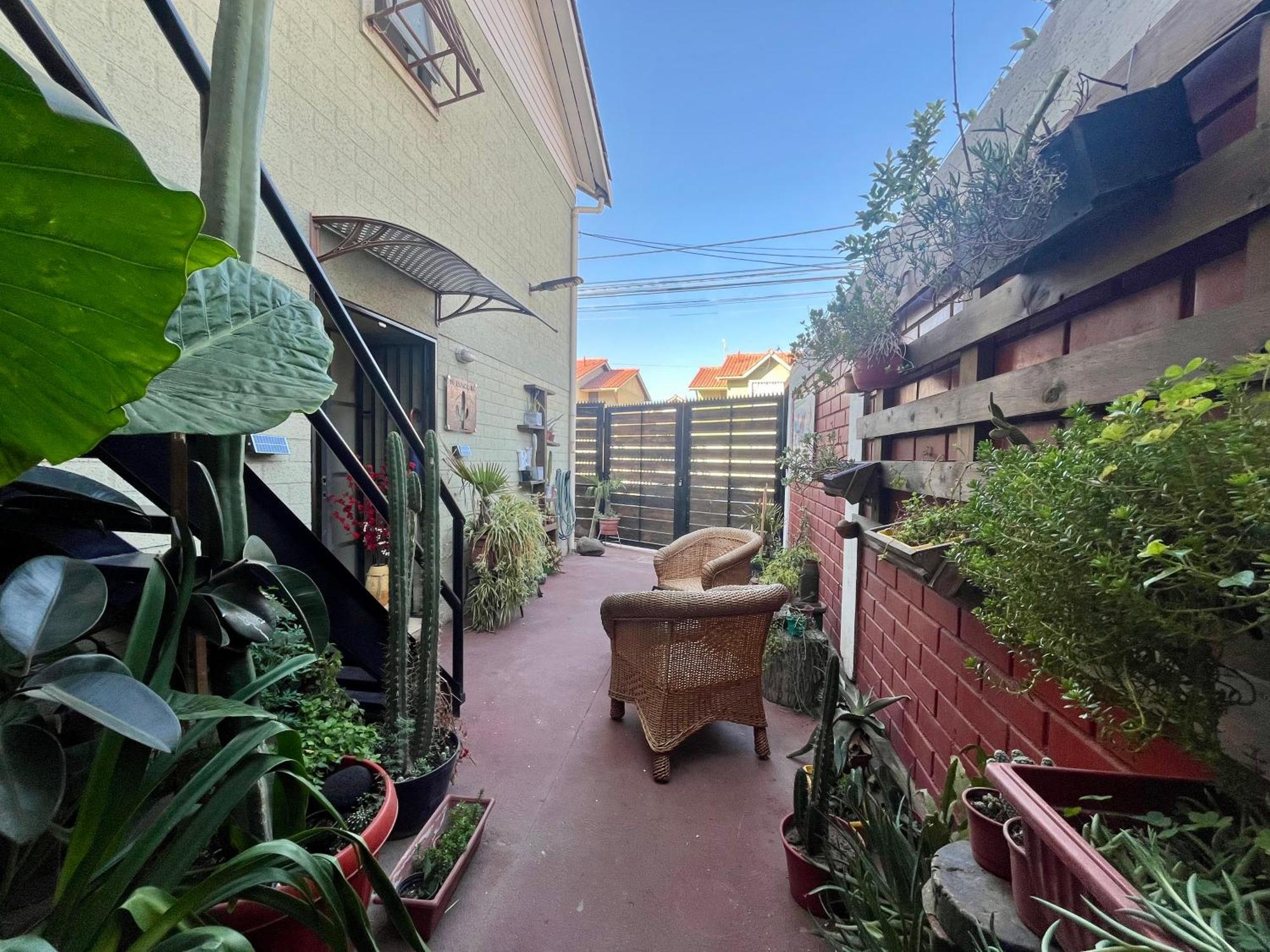 Hostel Tu Espacio Re - Habitaciones Cerca Del Aeropuerto サンティアゴ エクステリア 写真